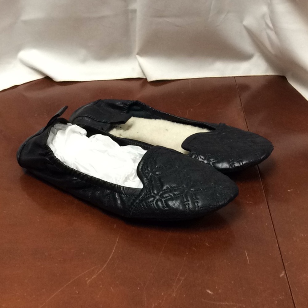 Ugg Isabella port fold up flats